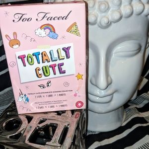 Too Faced Totally Cute Eyeshadow Palette